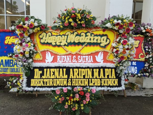 Bunga Papan Happy Wedding 02